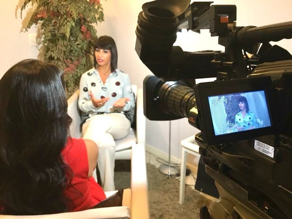 Cristiane Maluhy Gebara em entrevista para a televisão